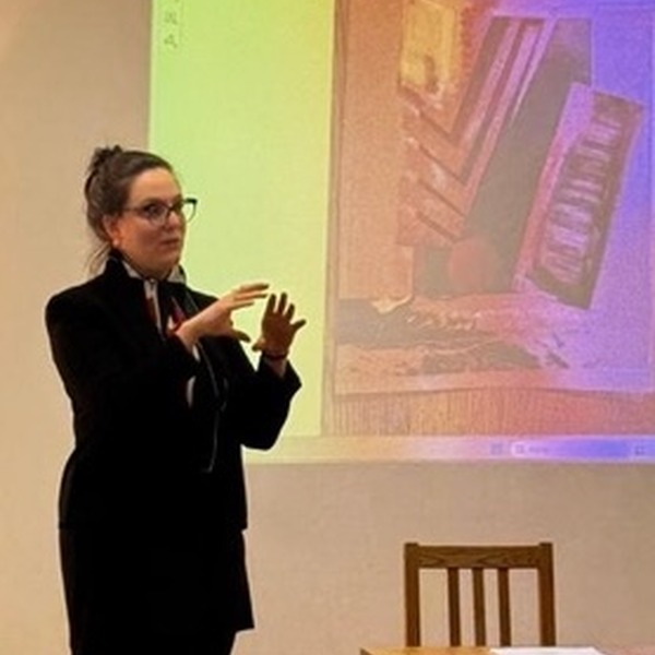 Maria Teresa Cervi durante una lezione
