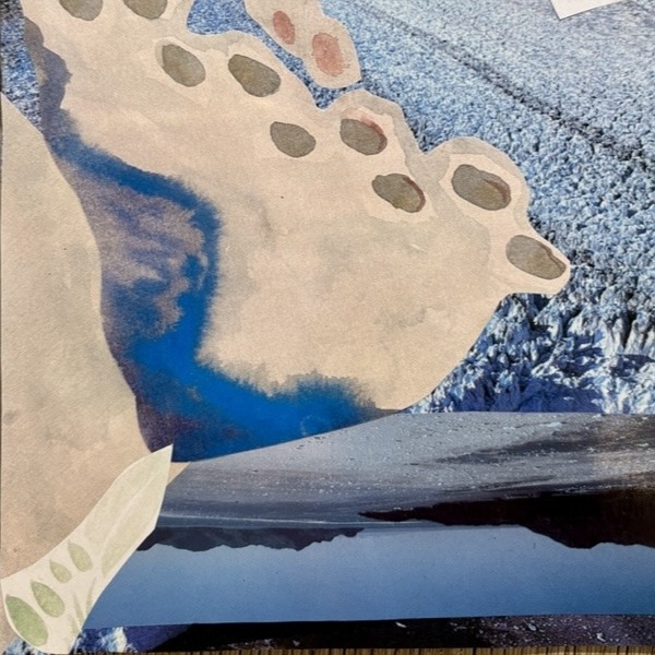 Collage con dettagli dipinti a mano, alberi e un fiore rosso